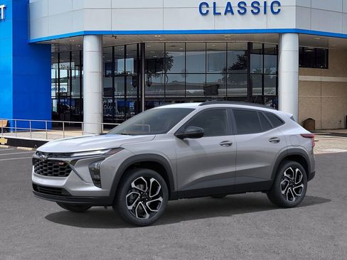 New 2026 Chevrolet Trax RS w/ Driver Confidence Package image 2