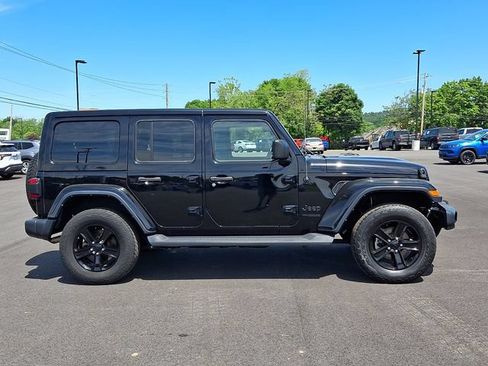 Used 2021 Jeep Wrangler Unlimited Sahara AWD/4WD image 7