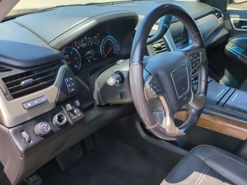Used 2019 GMC Yukon XL Denali w/ Denali Ultimate Package AWD/4WD image 10