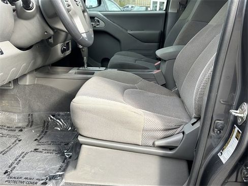 Used 2019 Nissan Frontier SV image 10