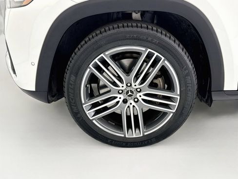 Used 2024 Mercedes-Benz GLS 450 4MATIC image 29