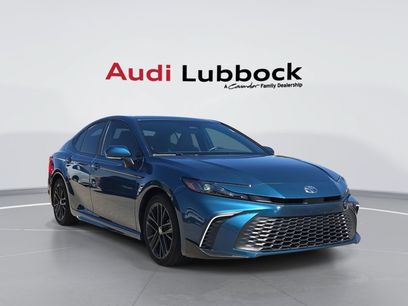 Used 2025 Toyota Camry SE w/ Multimedia Upgrade Package