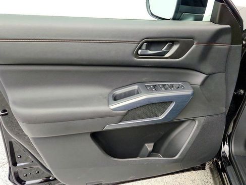 Used 2025 Nissan Pathfinder Rock Creek AWD/4WD image 10
