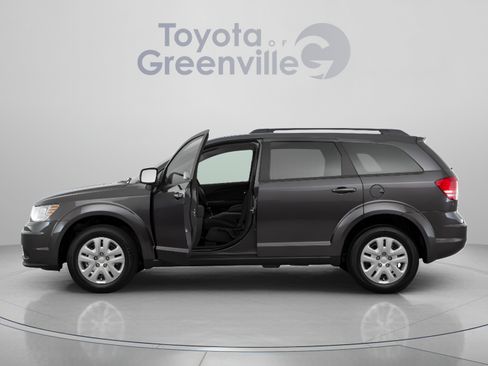 Used 2018 Dodge Journey SE w/ Popular Equipment Group FWD image 2
