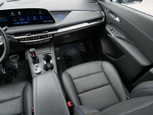 Certified 2024 Cadillac XT4 Sport AWD/4WD image 11