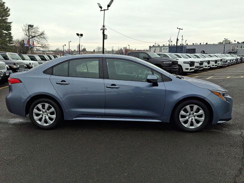 Used 2024 Toyota Corolla LE image 7
