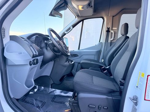 Used 2018 Ford Transit 150 XLT image 16