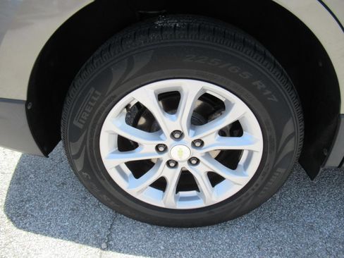 Used 2018 Chevrolet Equinox LT FWD image 8
