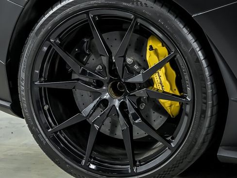 Used 2018 Lamborghini Aventador S AWD/4WD image 14
