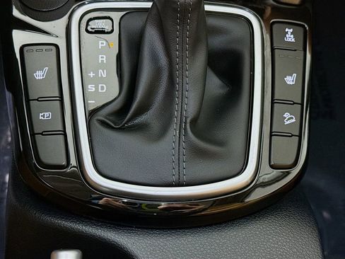 Used 2024 Kia Seltos EX image 12