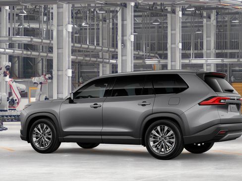 New 2026 Toyota Grand Highlander Platinum image 5