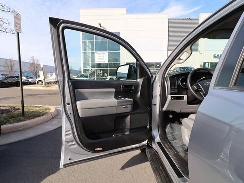 Used 2018 Toyota Sequoia SR5 image 29