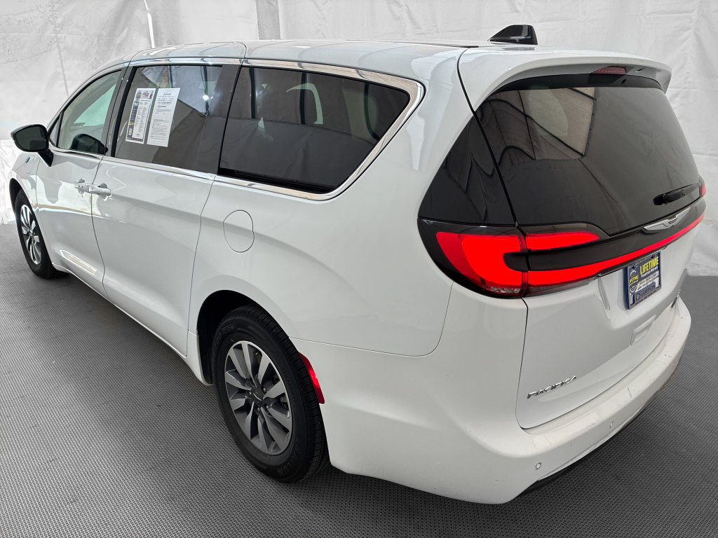 Used 2024 Chrysler Pacifica Limited FWD image 5