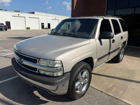 Used 2004 Chevrolet Tahoe LS RWD image 1