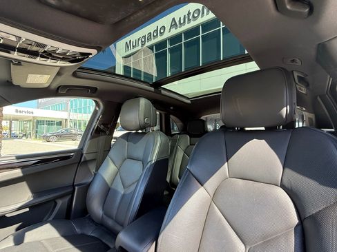 Used 2024 Porsche Macan Base image 45