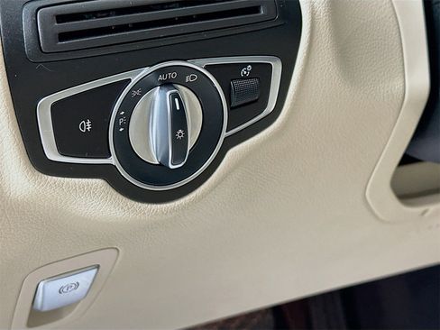 Used 2020 Mercedes-Benz GLC 300 4MATIC image 10