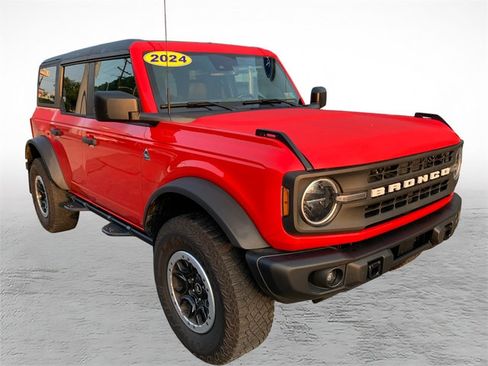 Used 2024 Ford Bronco Black Diamond w/ Sasquatch Package AWD/4WD image 8