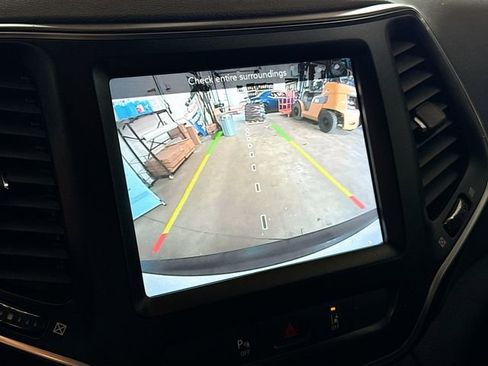 Used 2022 Jeep Cherokee Latitude Lux image 14