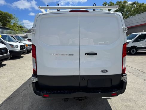 Used 2018 Ford Transit 250 130 Low Roof image 10
