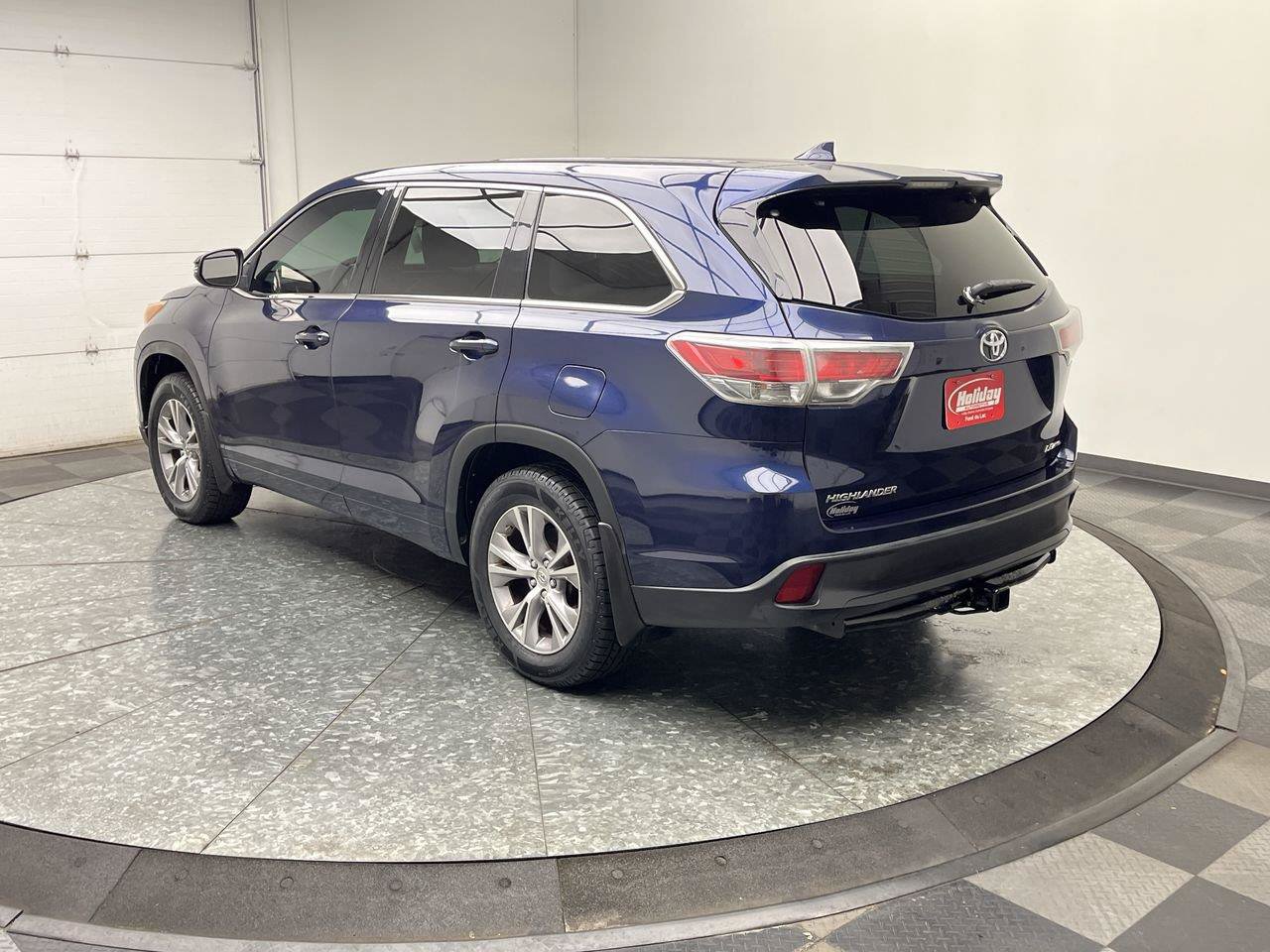 Used 2014 Toyota Highlander Plus AWD/4WD image 2