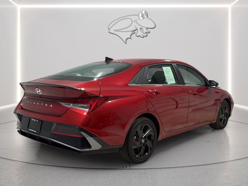 Used 2026 Hyundai Elantra SEL Sport FWD image 6