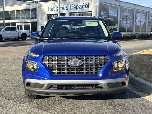 Used 2024 Hyundai Venue SEL image 3