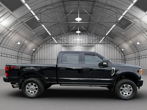 Used 2019 Ford F350 Lariat w/ Lariat Ultimate Package AWD/4WD image 2