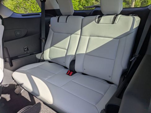 New 2026 Ford Explorer Platinum image 29