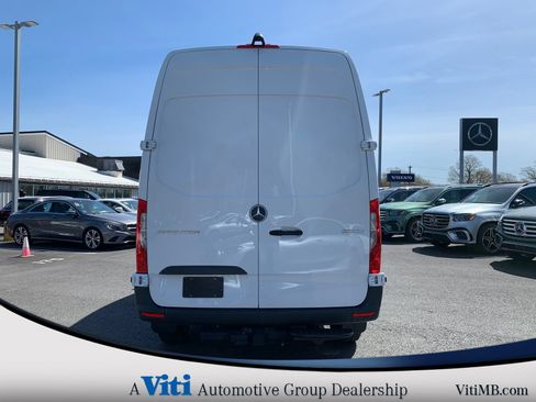 Used 2025 Mercedes-Benz Sprinter 2500 image 7