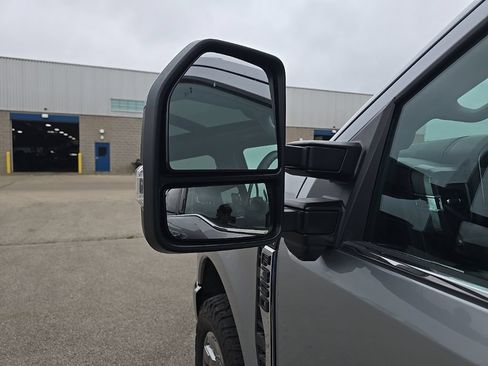 Used 2023 Ford F350 Lariat w/ Lariat Ultimate Package AWD/4WD image 7