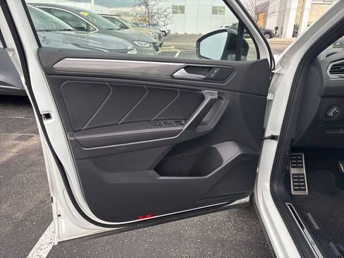 Certified 2023 Volkswagen Tiguan SE R-Line image 13