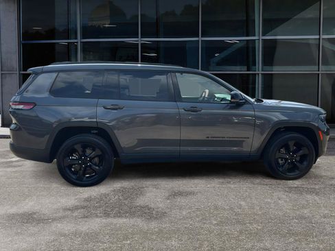 Used 2024 Jeep Grand Cherokee L Limited w/ Luxury Tech Group II RWD image 8