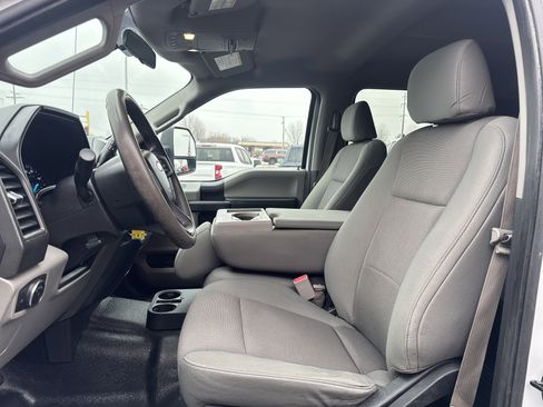 Used 2017 Ford F550 2WD Crew Cab Super Duty image 16