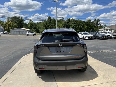 New 2025 Nissan Kicks SR image 8