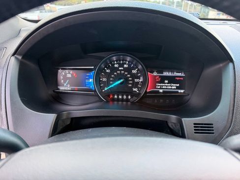 Used 2016 Ford Explorer XLT w/ Equipment Group 202A FWD image 12