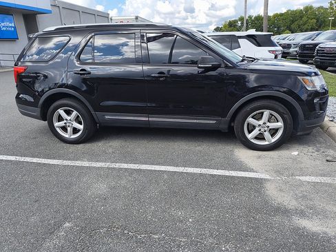 Used 2019 Ford Explorer XLT w/ Equipment Group 202A FWD image 1