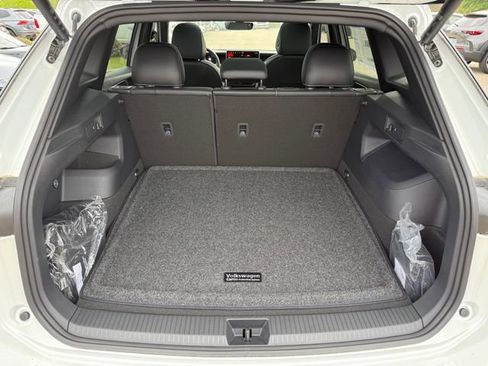 New 2026 Volkswagen Tiguan SE R-Line image 23