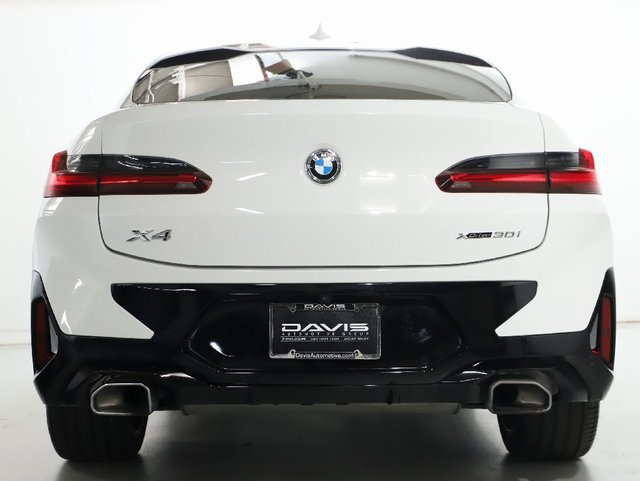 Used 2024 BMW X4 xDrive30i w/ M Sport Package AWD/4WD image 7
