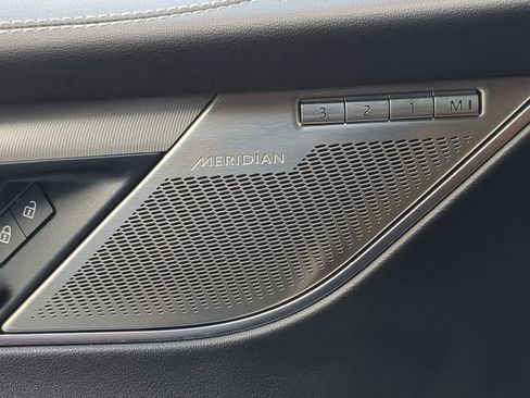 Used 2025 Jaguar F-PACE R-Dynamic S image 31