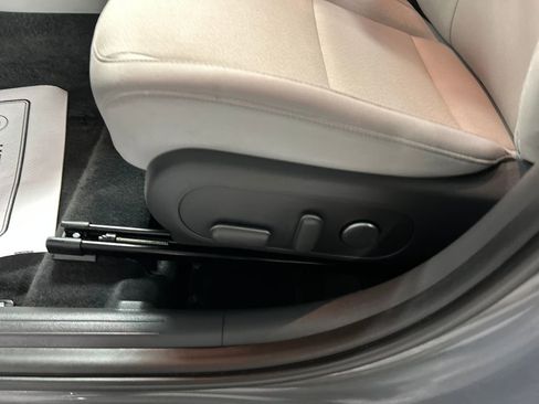 Used 2025 Hyundai Kona SEL FWD image 11