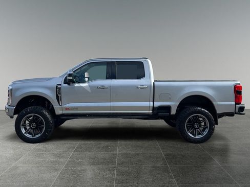 Used 2024 Ford F350 Platinum w/ Tremor Off-Road Package AWD/4WD image 4