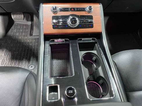Used 2024 Lincoln Aviator Reserve w/ Equipment Group 201A AWD/4WD image 12