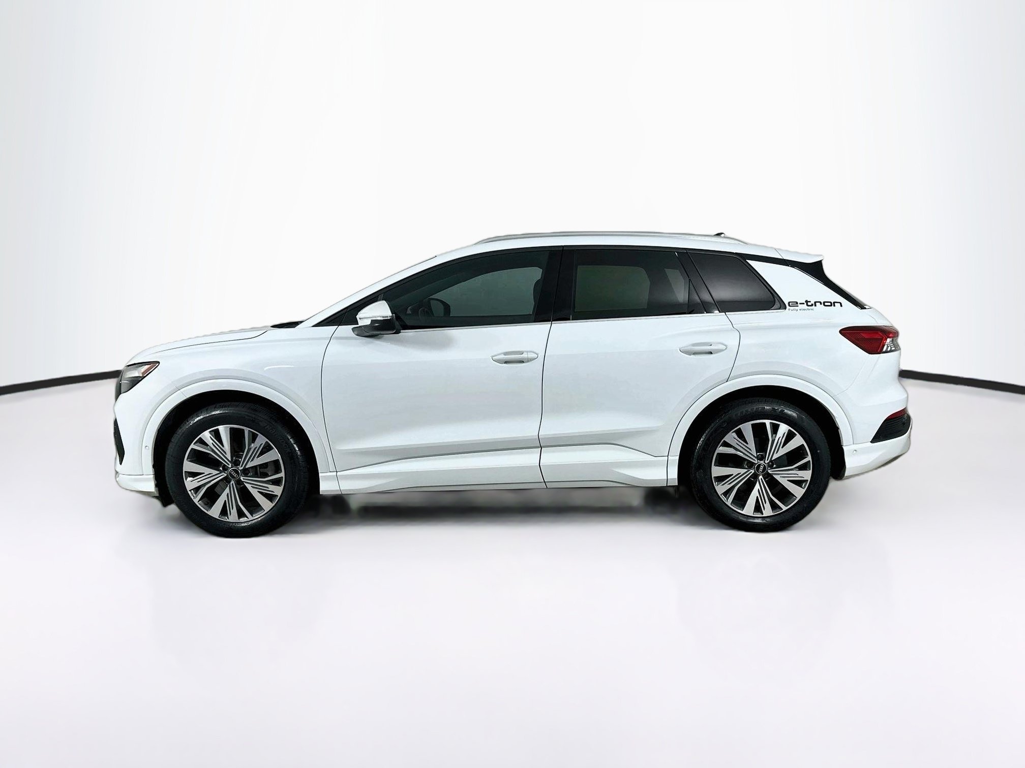 Used 2023 Audi Q4 e-tron Premium Plus w/ Premium Plus RWD image 4