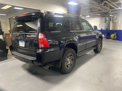 Used 2007 Toyota 4Runner SR5 AWD/4WD image 12