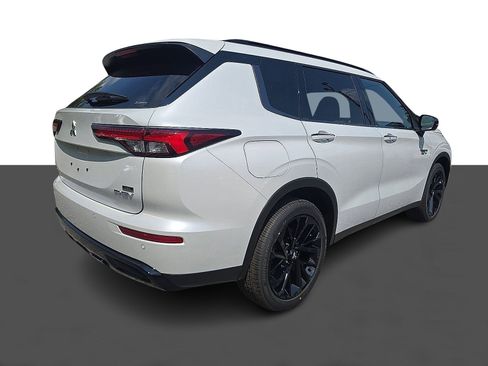 New 2025 Mitsubishi Outlander SEL image 4