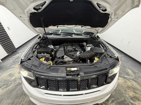 Used 2021 Jeep Grand Cherokee SRT image 29
