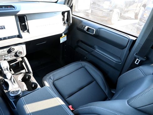 New 2025 Ford Bronco Badlands AWD/4WD image 30