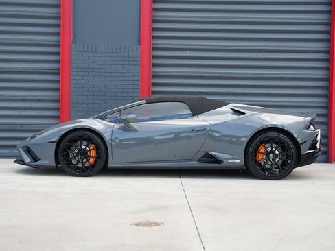 Used 2021 Lamborghini Huracan EVO RWD image 13