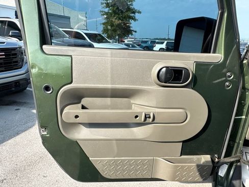 Used 2008 Jeep Wrangler Unlimited Sahara w/ Trailer Tow Group AWD/4WD image 10