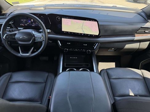 Used 2025 Chevrolet Tahoe Z71 image 3